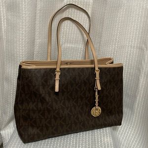 Michael Kors hand bag